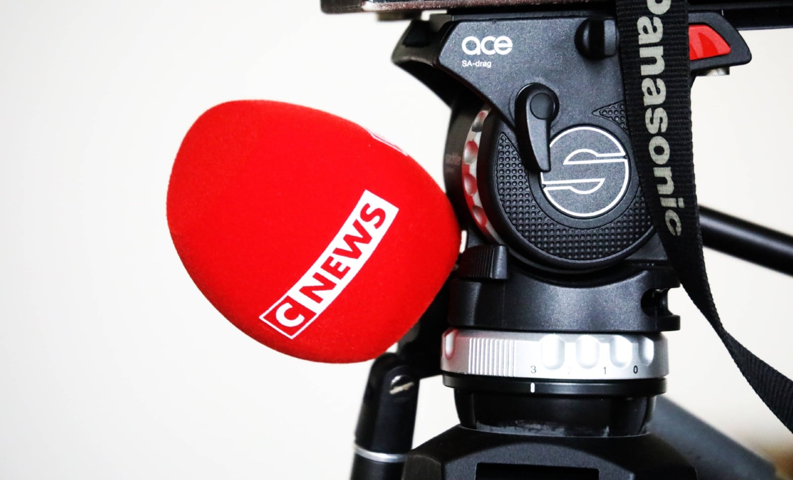 Non, le climat n’est pas « malsain » à CNews !